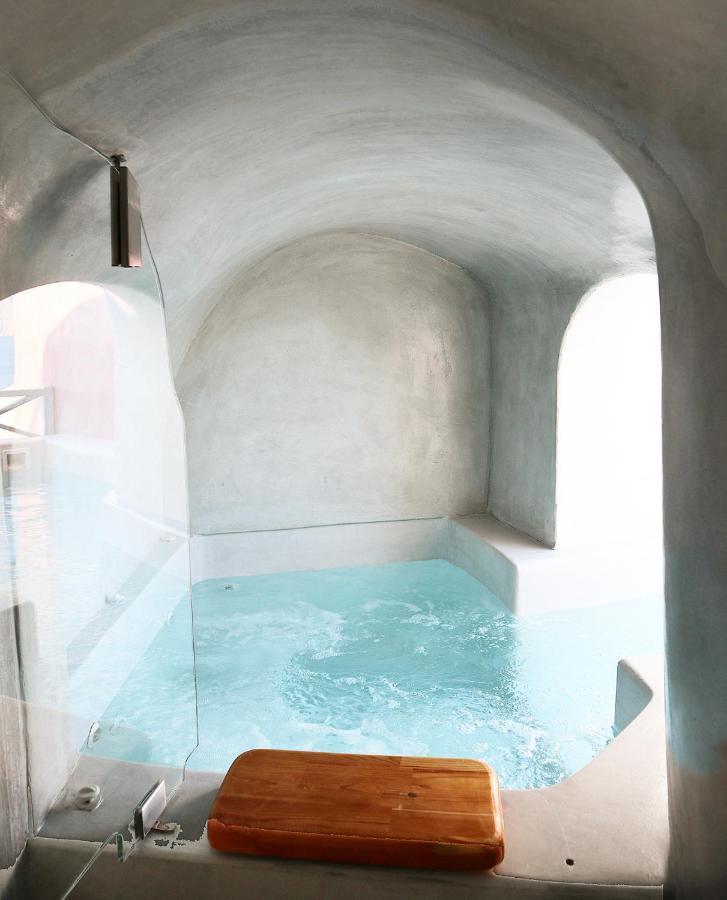 Bubble Santorini Apartment